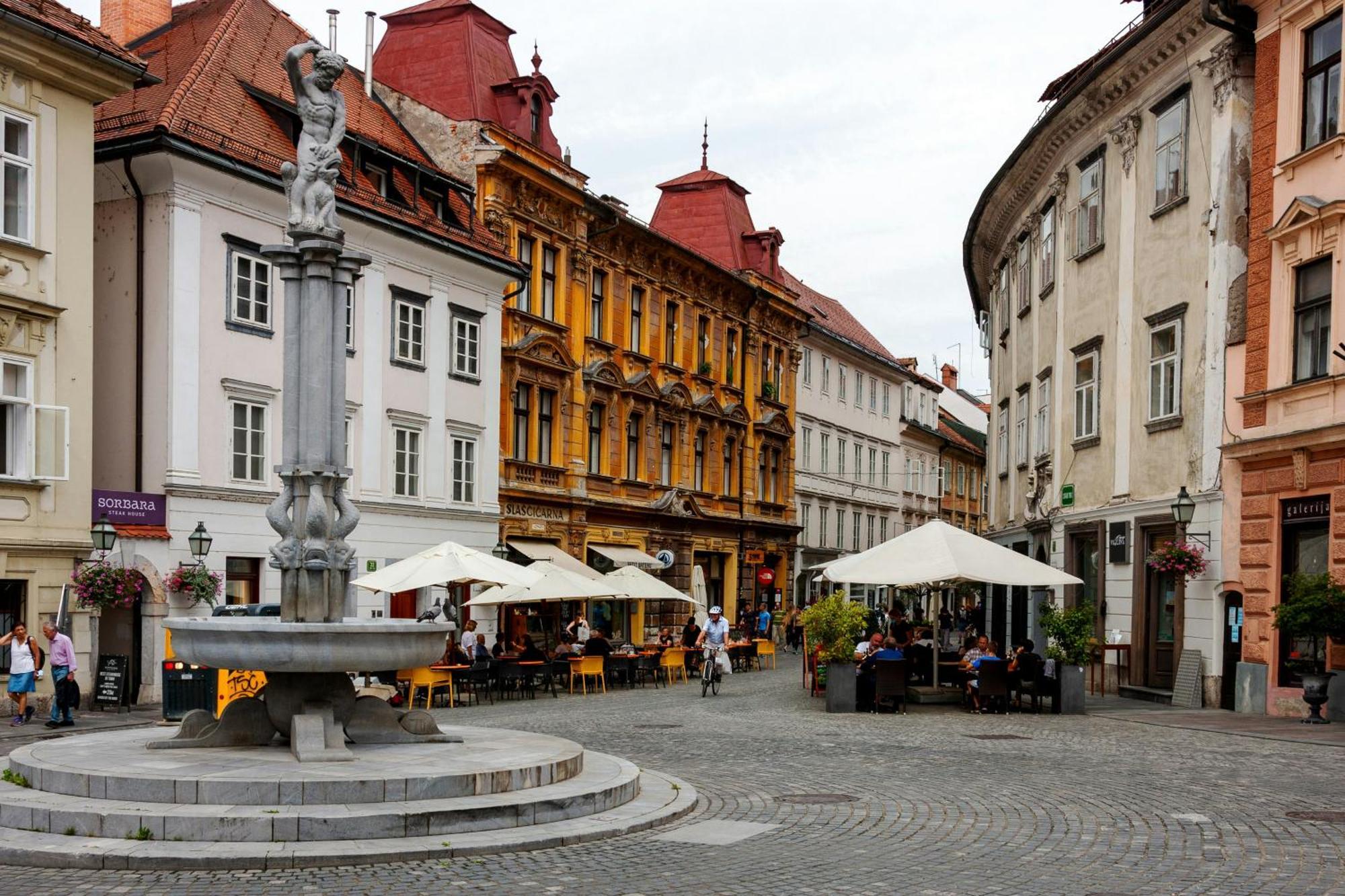 Ljubljana City Dragon Apartment Exterior foto